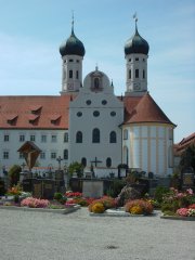 Grossansicht in neuem Fenster: Kloster Benediktbeuern, Bild von Pahu aus Wikipedia